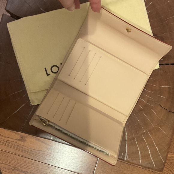 Louis Vuitton x Murakami Multicolor Monogram Wallet on White - Picture 4 of 10